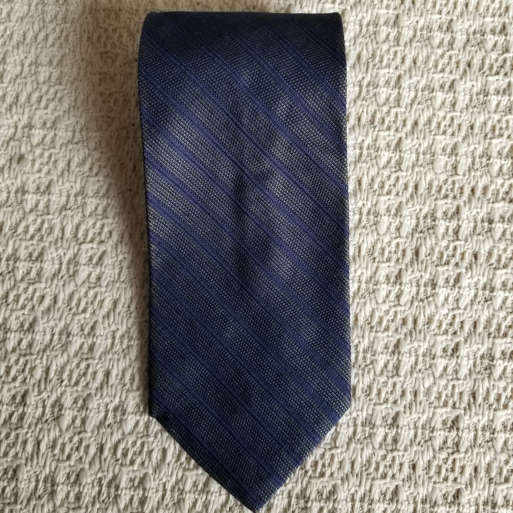 5/$20 Men's calvin Klein necktie